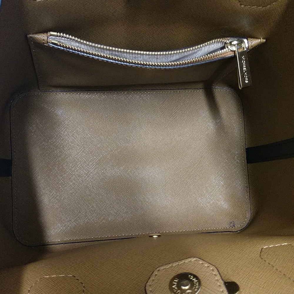 SOLD Michael Kors Greenwich bag - Picture 5 of 8